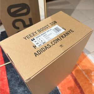 Adidas Yeezy Boost 350 V2